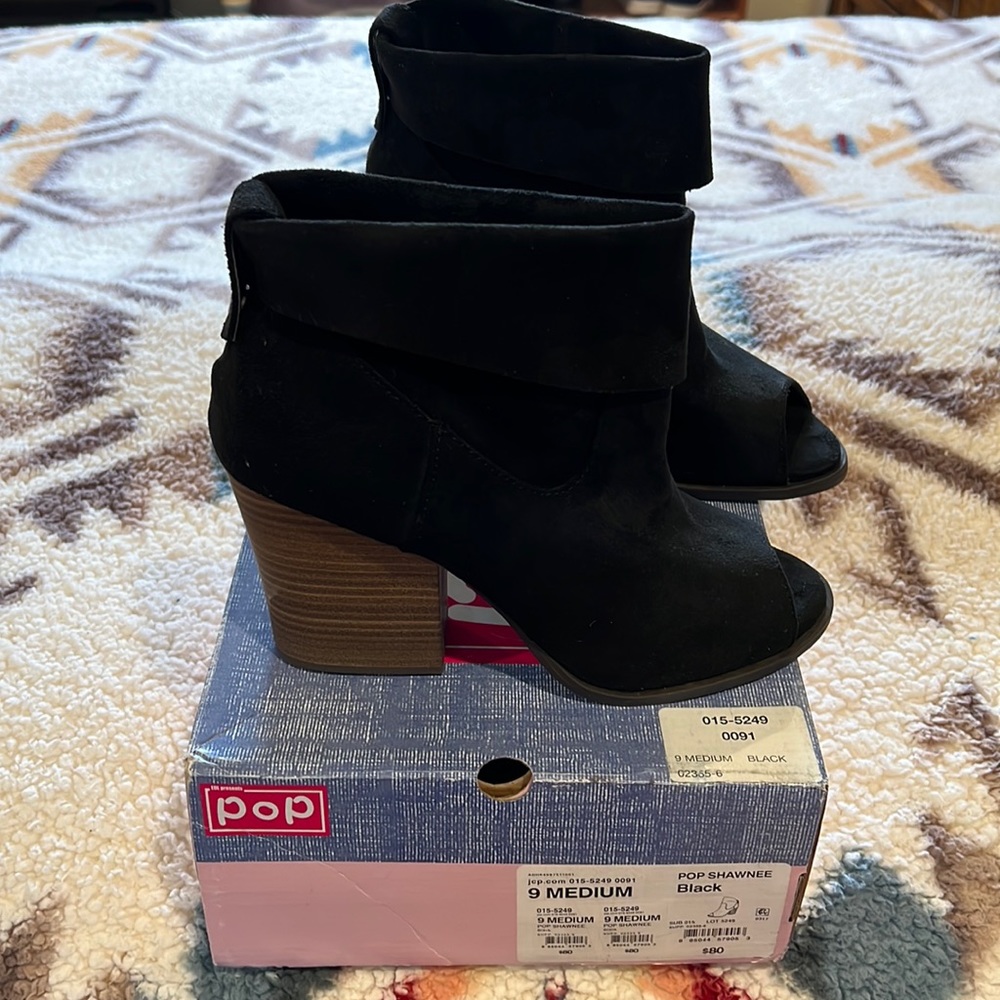 Black suede summer boots size 9. Worn once, good condition! Pop brand